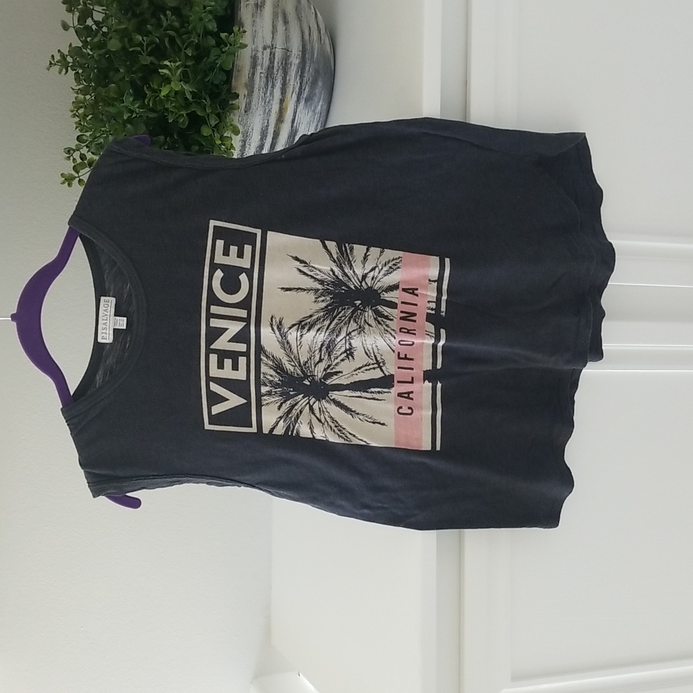 Graphic muscle tee